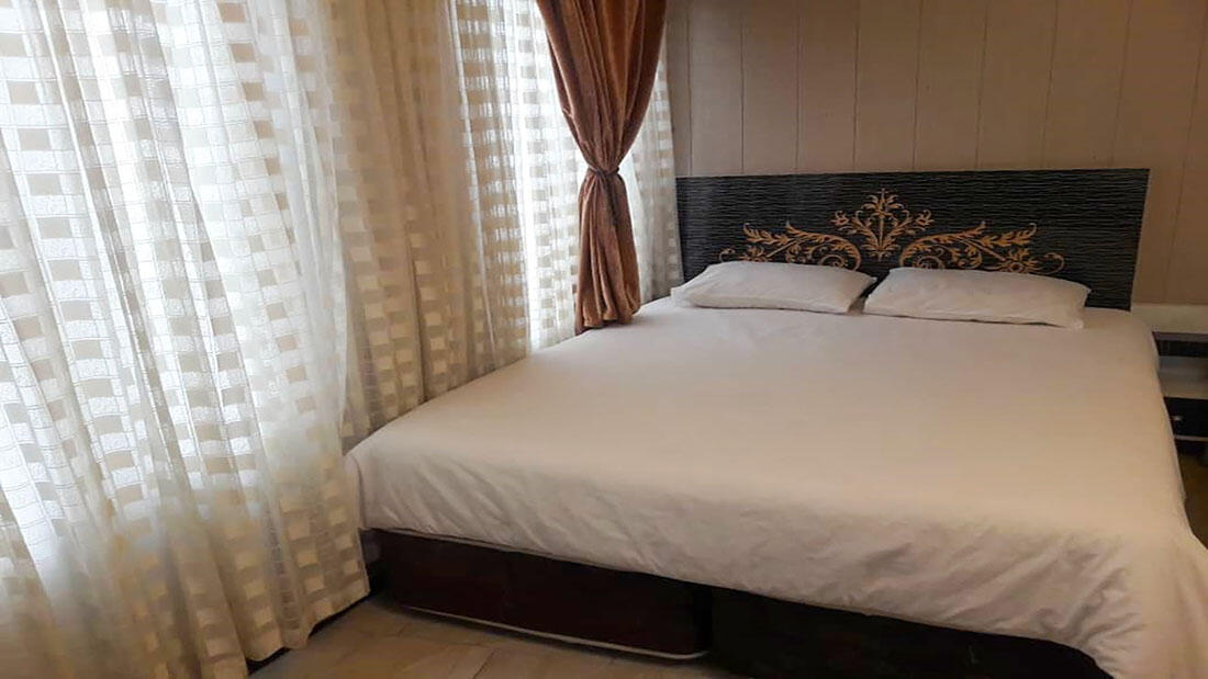 خانه مسافر هشت بهشت مشهد اتاق دوتخته دابل 2